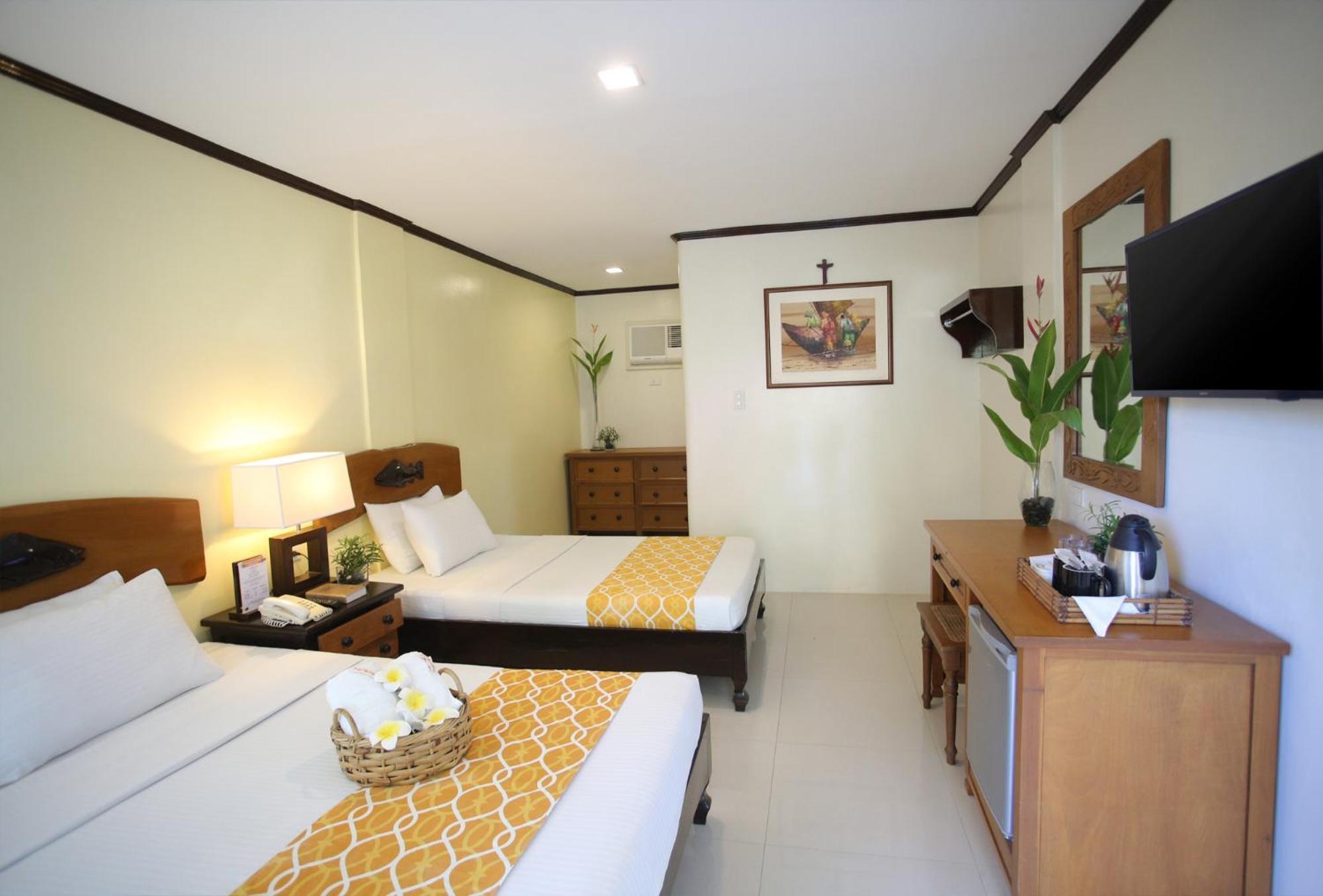 Puerto Del Sol Beach Resort And Hotel Club Bolinao Pangasinan Buitenkant foto