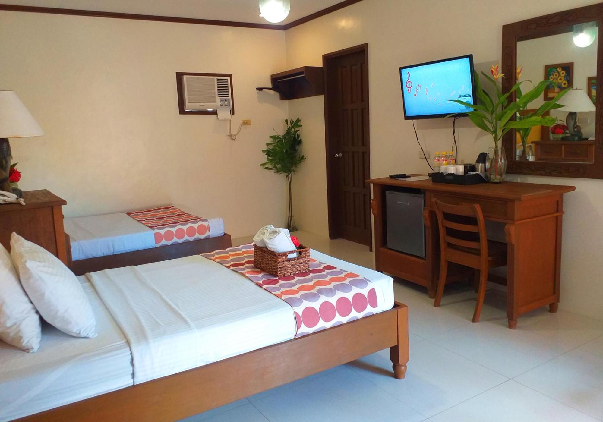 Puerto Del Sol Beach Resort And Hotel Club Bolinao Pangasinan Buitenkant foto