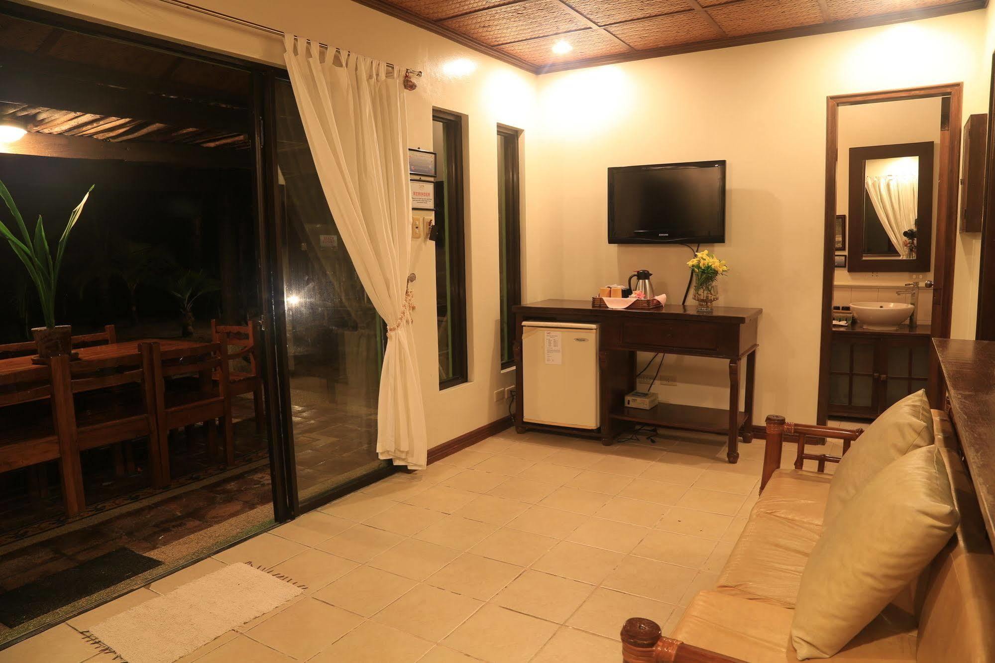 Puerto Del Sol Beach Resort And Hotel Club Bolinao Pangasinan Buitenkant foto