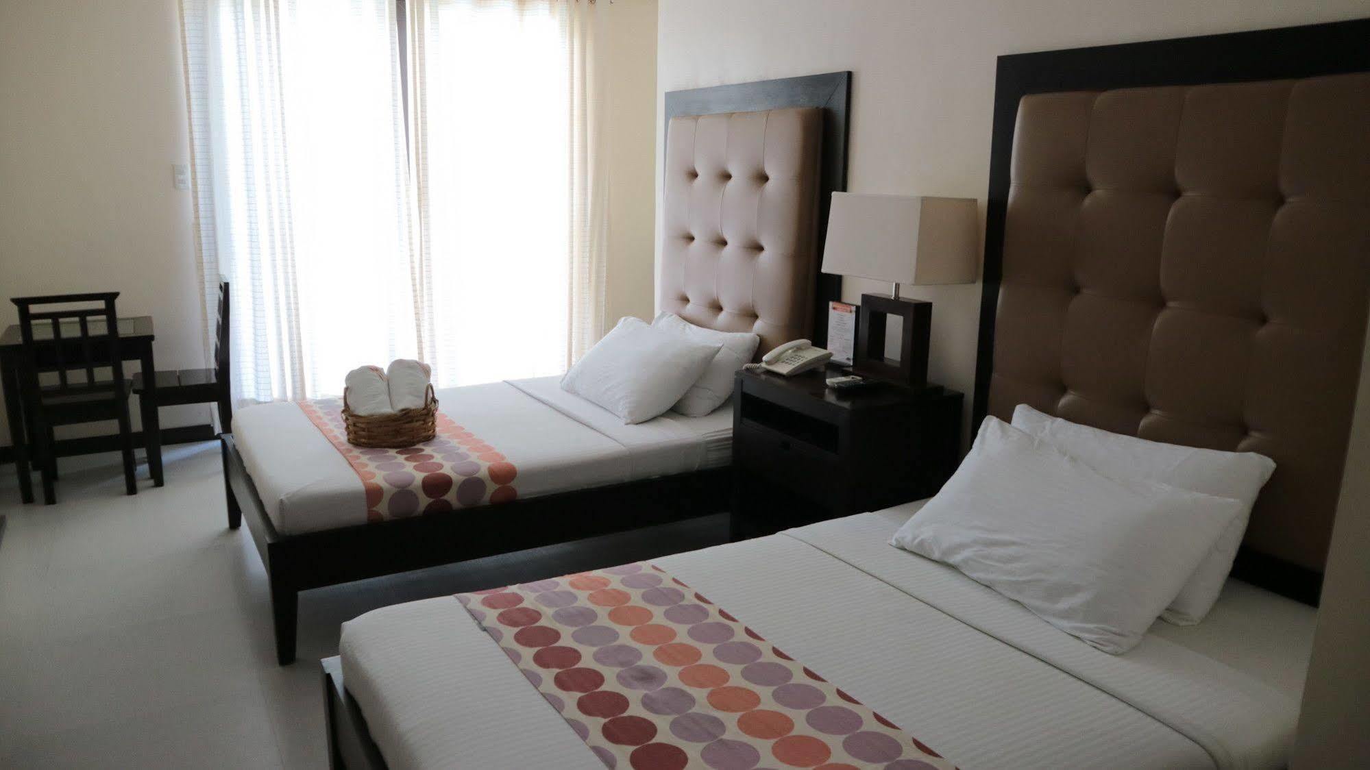 Puerto Del Sol Beach Resort And Hotel Club Bolinao Pangasinan Buitenkant foto