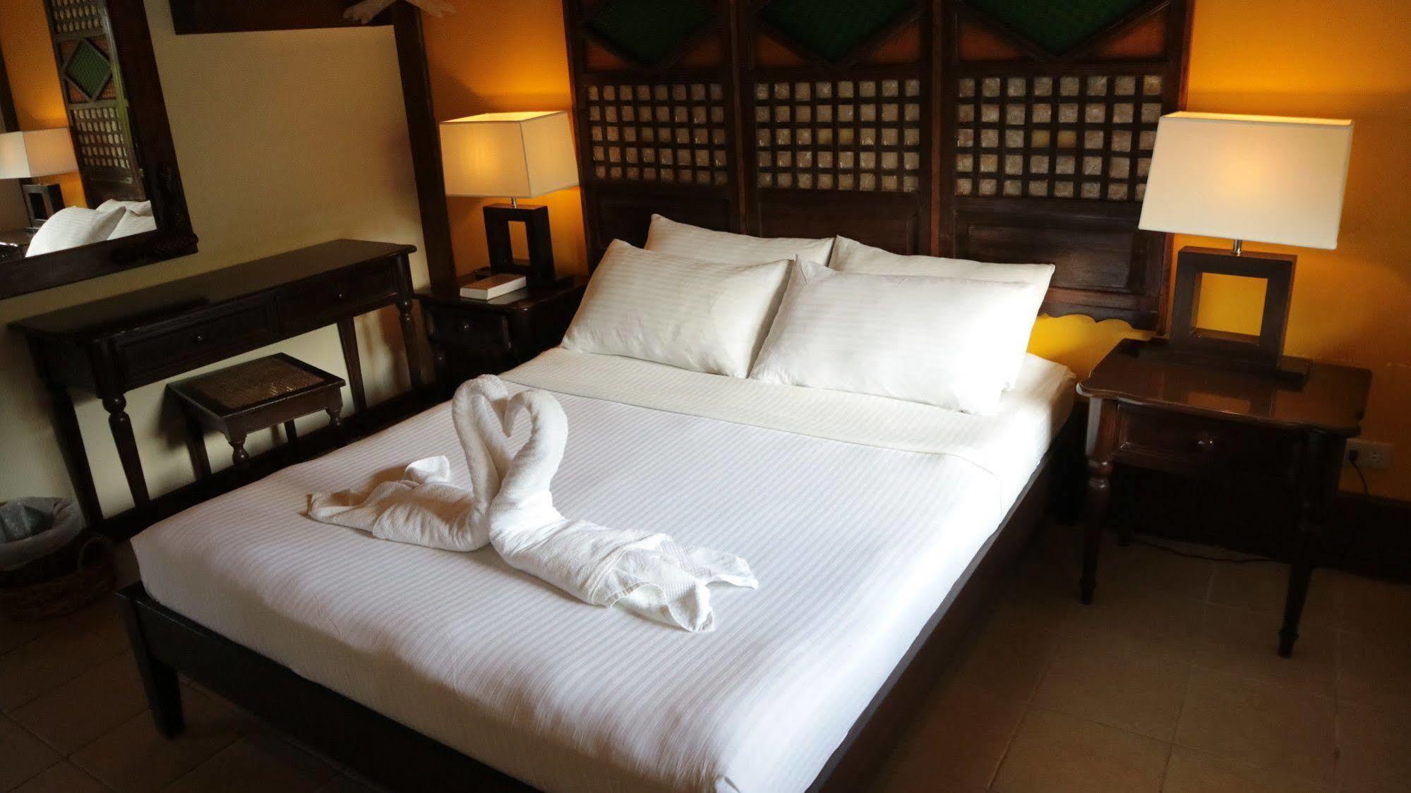 Puerto Del Sol Beach Resort And Hotel Club Bolinao Pangasinan Buitenkant foto